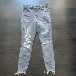 American Eagle Jeans Grey wash Rip Style